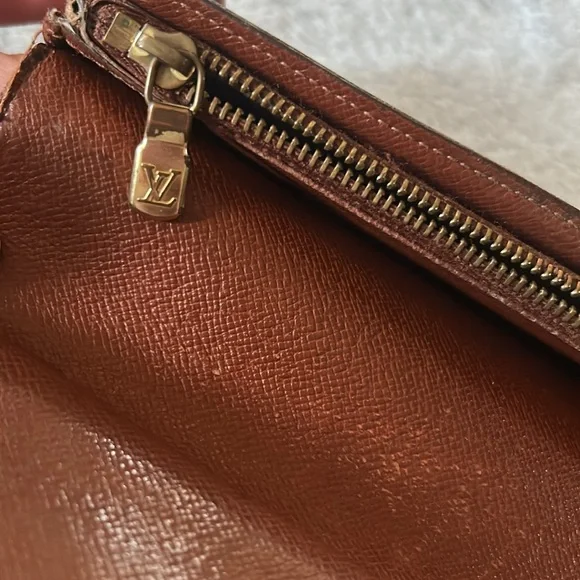 Louis Vuitton Monogram long  Wallet GUC - Picture 3 of 10